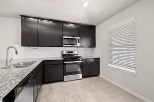 200 Longmount Cv, Liberty Hill, TX 78642 - Photo 13