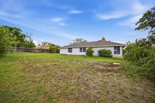 205 Sunshine Dr, Georgetown, TX 78628 - Photo 25