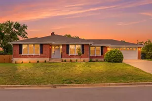 205 Sunshine Dr, Georgetown, TX 78628 - Photo 1