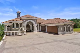 301 Circle Dr, Horseshoe Bay, TX 78657 - Photo 5