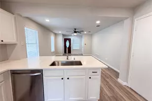 1076 Shadow Creek Blvd, Buda, TX 78610 - Photo 7