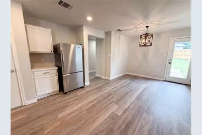 1076 Shadow Creek Boulevard, Buda, TX 78610 - Photo 5