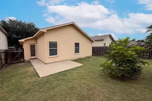 1076 Shadow Creek Blvd, Buda, TX 78610 - Photo 15