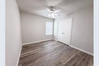 1076 Shadow Creek Boulevard, Buda, TX 78610 - Photo 9