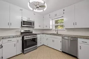 307 N Black St, Round Rock, TX 78664 - Photo 9