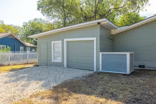 307 N Black St, Round Rock, TX 78664 - Photo 21