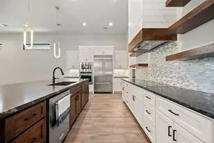 2508 Diagonal Dr, Horseshoe Bay, TX 78657 - Photo 7