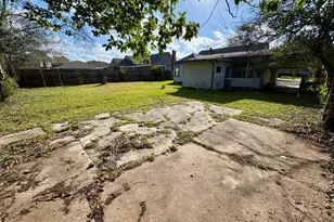 1836 Rivercrest St, Beaumont, TX 77703 - Photo 35