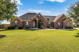 155 Comanche Cir, Hutto, TX 78634 - Photo 1