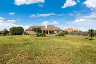 155 Comanche Cir, Hutto, TX 78634 - Photo 33