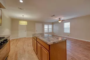 2700 Catalina Dr, Austin, TX 78741 - Photo 9