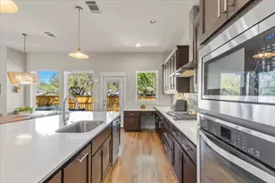 1405 Matthews Ln, Austin, TX 78745 - Photo 15