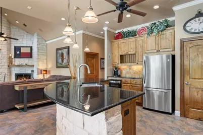 208 Hacienda Place, Dripping Springs, TX 78620 - Photo 21