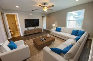 6402 Auburn Dr, Austin, TX 78723 - Photo 7