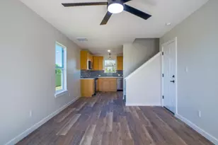 303 Cedarhill Dr, Granite Shoals, TX 78654 - Photo 5