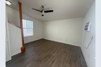 527 W San Antonio Street #2, San Marcos, TX 78666 - Photo 9