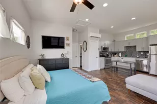 904 Willow St, Austin, TX 78702 - Photo 15