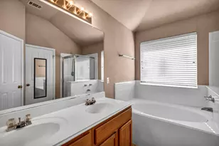 5700 Lomita Verde Cir, Austin, TX 78749 - Photo 9