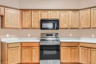 5700 Lomita Verde Cir, Austin, TX 78749 - Photo 9