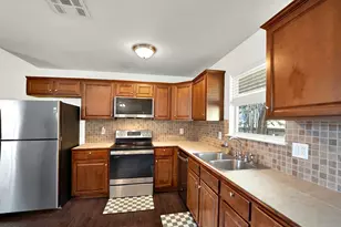 301 Armstrong St, San Marcos, TX 78666 - Photo 7