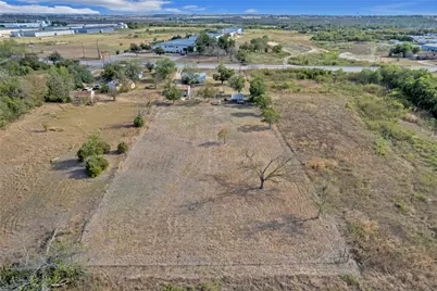 1607 E 4th Street, Taylor, TX 76574 - Photo 7