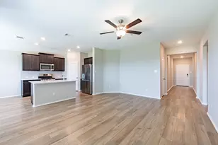 448 Sebring Cir, Hutto, TX 78634 - Photo 3