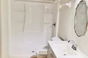 101 Byrne St, Smithville, TX 78957 - Photo 5