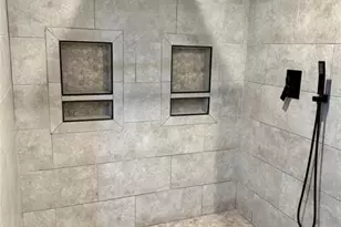 101 Byrne St, Smithville, TX 78957 - Photo 9