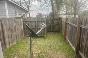 410 Thorndale Rd, Taylor, TX 76574 - Photo 5