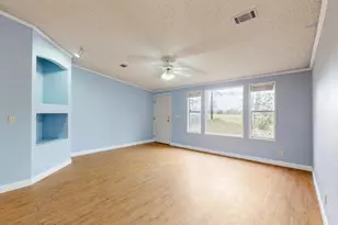 262 Hwy 290 E, Elgin, TX 78621 - Photo 11