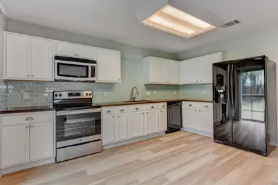 5111 N Hearsey Drive, Austin, TX 78744 - Photo 9