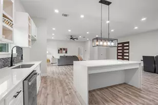 197 S Buckhorn Dr, Bastrop, TX 78602 - Photo 9