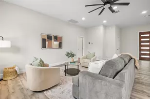 197 S Buckhorn Dr, Bastrop, TX 78602 - Photo 7