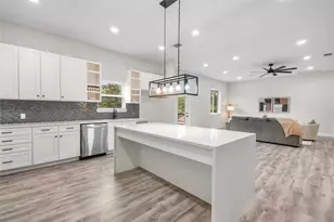 197 S Buckhorn Dr, Bastrop, TX 78602 - Photo 11