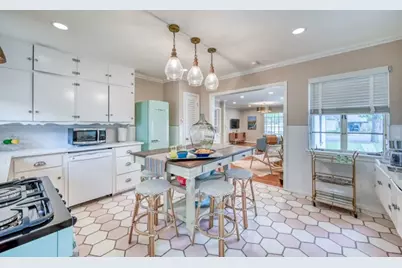 708 W Schubert Street, Fredericksburg, TX 78624 - Photo 1