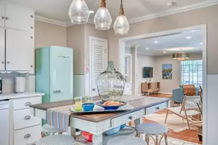 708 W Schubert St, Fredericksburg, TX 78624 - Photo 5