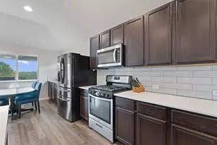 808 Wagon Spoke Wy, Liberty Hill, TX 78642 - Photo 7