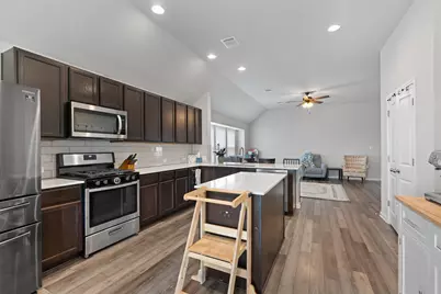 808 Wagon Spoke Way, Liberty Hill, TX 78642 - Photo 3