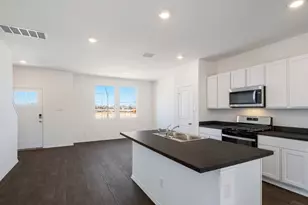 302 Puerto Plata Ave, Bastrop, TX 78602 - Photo 9