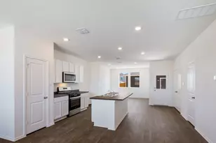 302 Puerto Plata Ave, Bastrop, TX 78602 - Photo 5