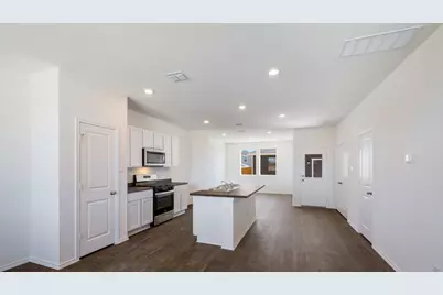 302 Puerto Plata Avenue, Bastrop, TX 78602 - Photo 5