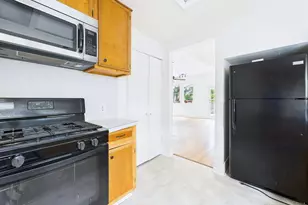 403 W 35th St, Austin, TX 78705 - Photo 9