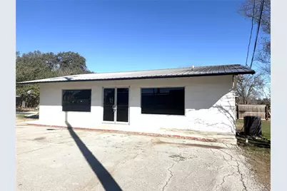 203 E Pecan Street, Lockhart, TX 78644 - Photo 11