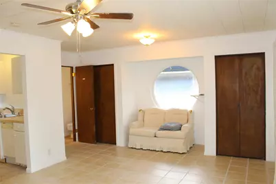 1010 W Live Oak Street #B, Lockhart, TX 78644 - Photo 3
