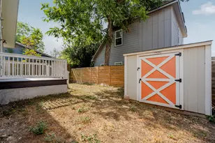 2807 E 4th St, Austin, TX 78702 - Photo 37