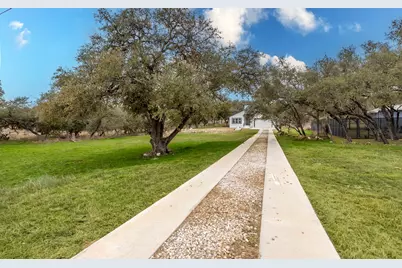 2718 Leslie Lane, San Marcos, TX 78666 - Photo 3