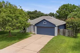 218 Juniper St, Georgetown, TX 78626 - Photo 3