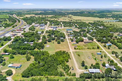 24485 E Avenue C, Buckholts, TX 76518 - Photo 13
