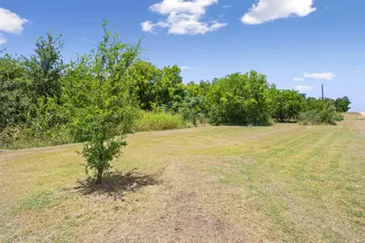 24485 E Avenue C, Buckholts, TX 76518 - Photo 3