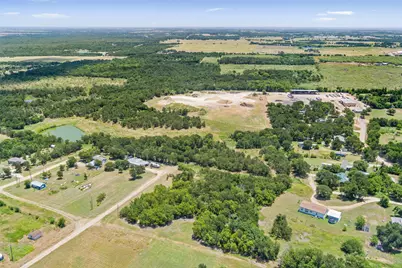 24485 E Avenue C, Buckholts, TX 76518 - Photo 11